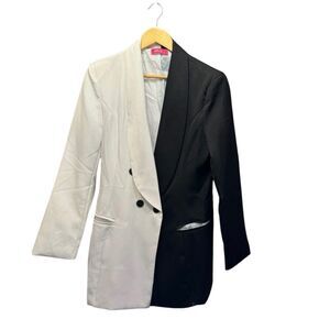 Mundefeis. Women's Black/White Blazer. Size Large.